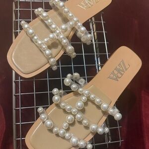 ZARA - WOMEN’S PEARL SANDALS - SIZE 40 Like new